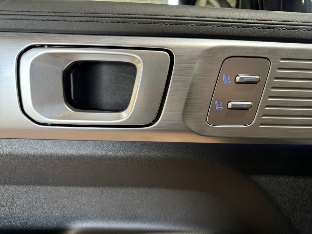 Used 2024 Hyundai Santa Fe Limited image 28