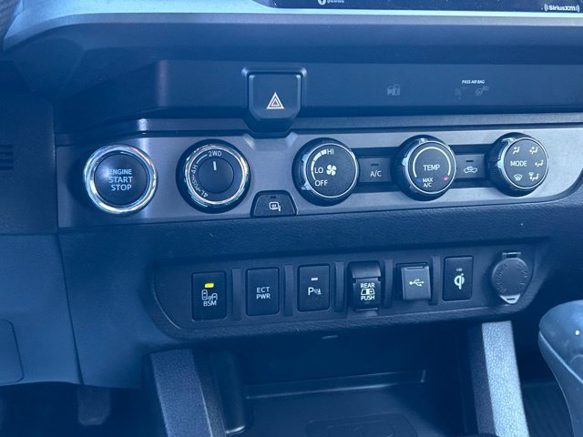 Used 2020 Toyota Tacoma TRD Off-Road w/ Technology Package AWD/4WD image 43