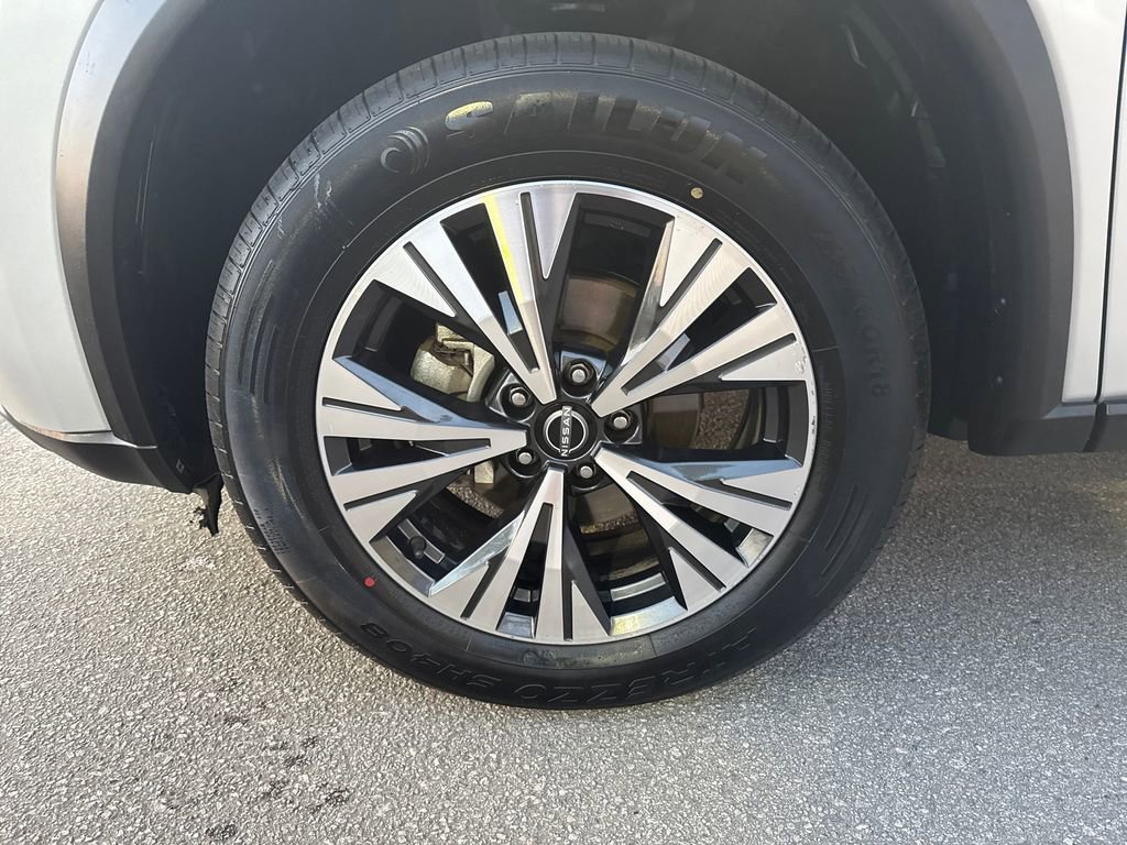 Used 2023 Nissan Rogue SV FWD image 13