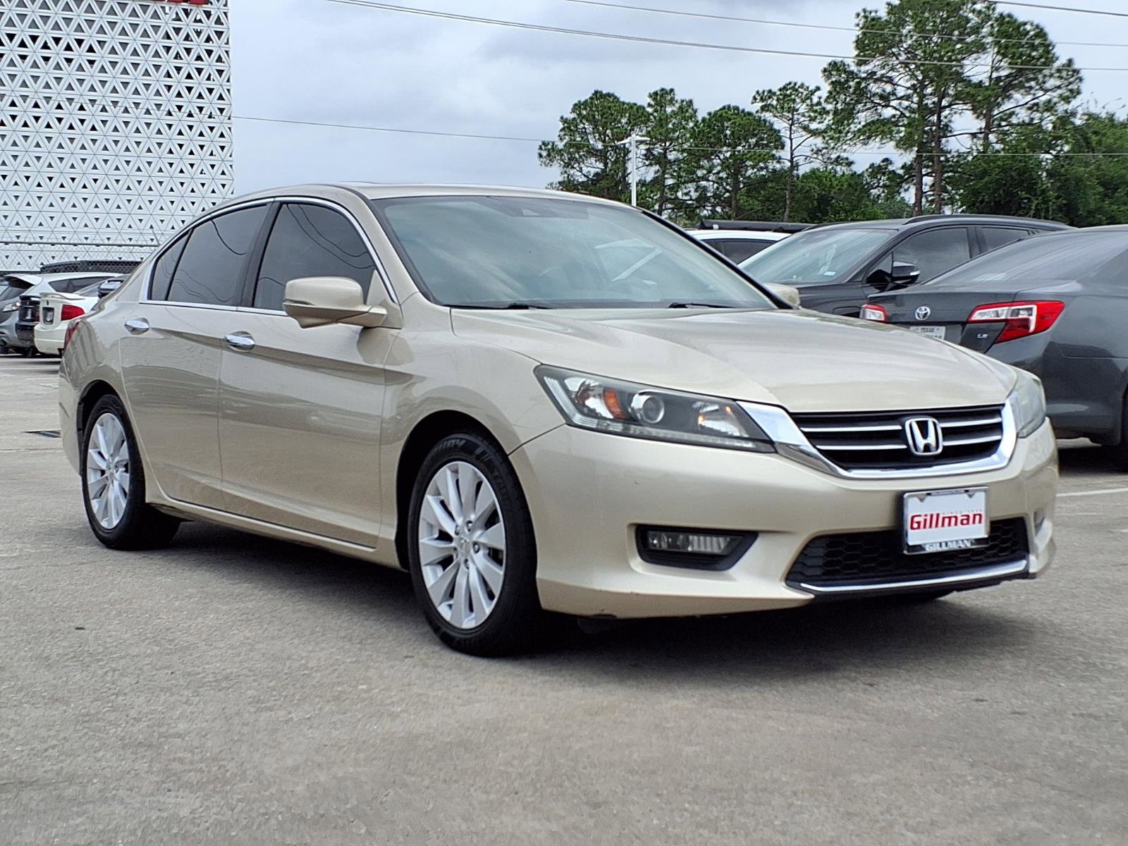 Used 2015 Honda Accord EX-L image 2