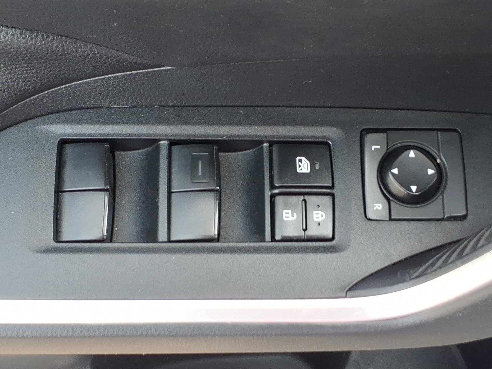 Used 2019 Toyota RAV4 LE w/ All Weather Liner Package AWD/4WD image 23