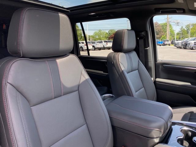 Used 2026 Chevrolet Suburban RST AWD/4WD image 22