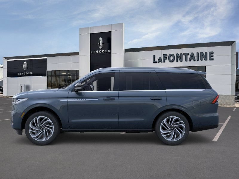 New 2026 Lincoln Navigator Reserve AWD/4WD image 3