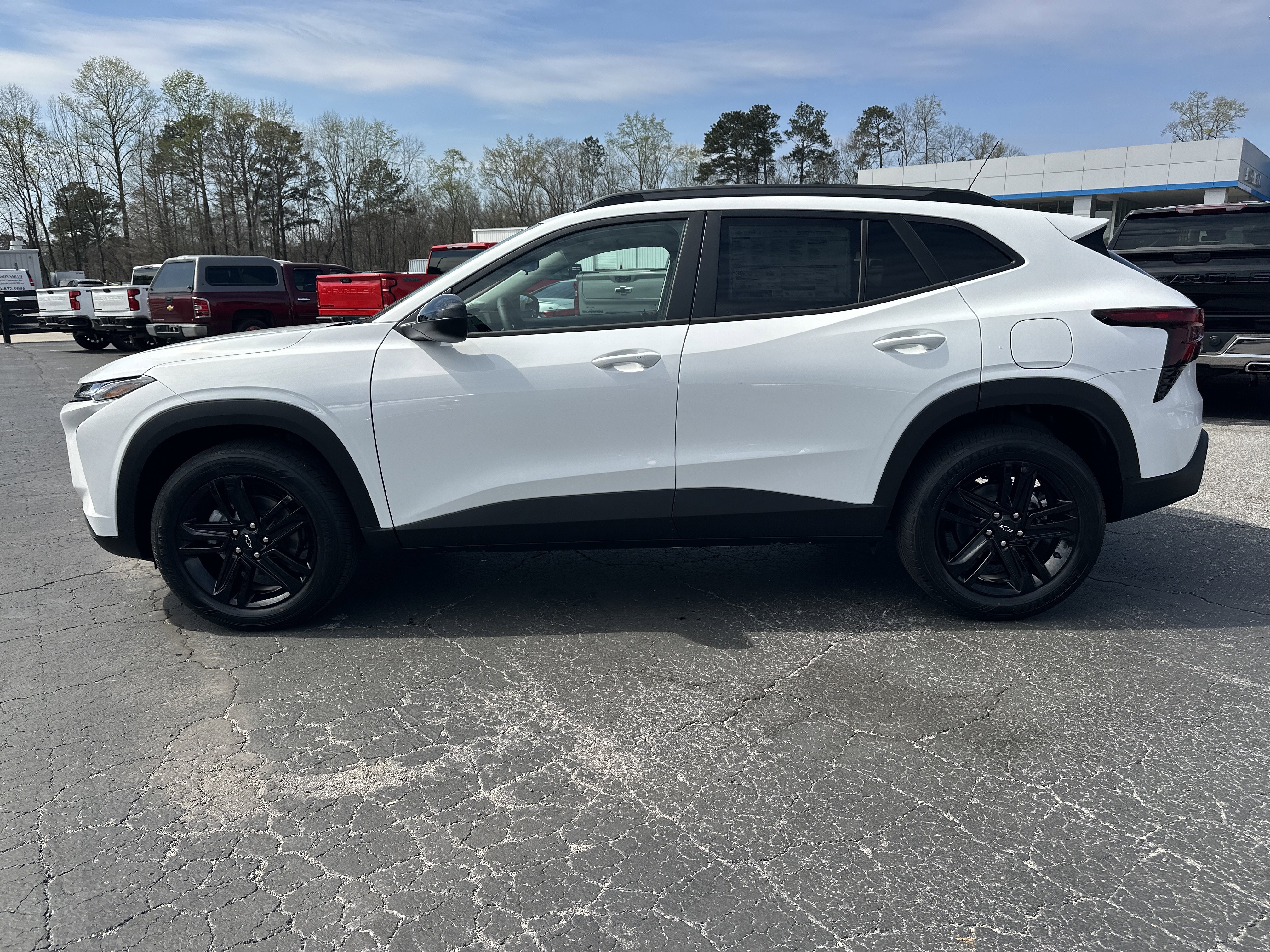 New 2026 Chevrolet Trax ACTIV w/ Sunroof Package FWD image 6