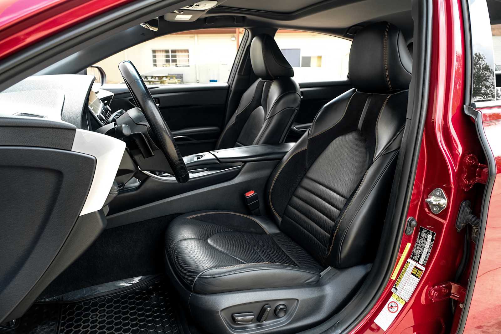 Used 2019 Toyota Avalon XSE image 33