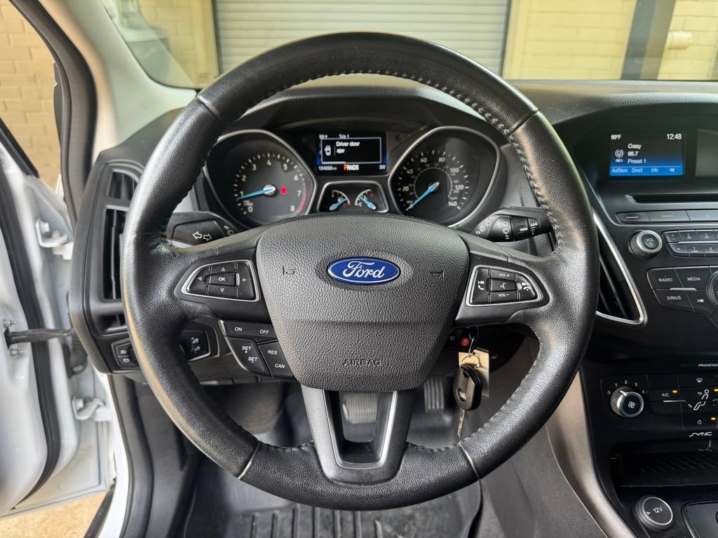 Used 2015 Ford Focus SE w/ Equipment Group 201A FWD image 13