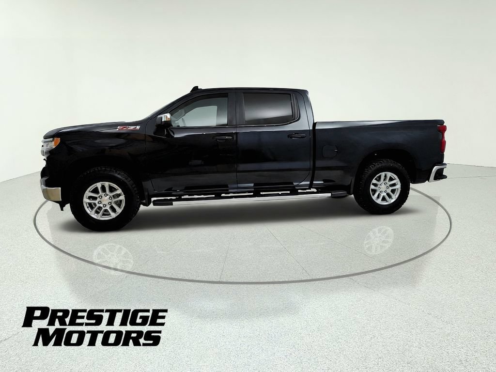 Used 2024 Chevrolet Silverado 1500 LT w/ Z71 Off-Road Package AWD/4WD image 4