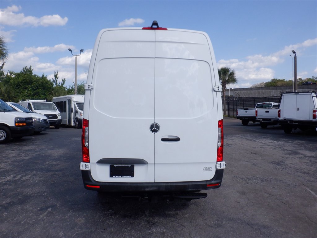 Used 2022 Mercedes-Benz Sprinter 2500 image 4