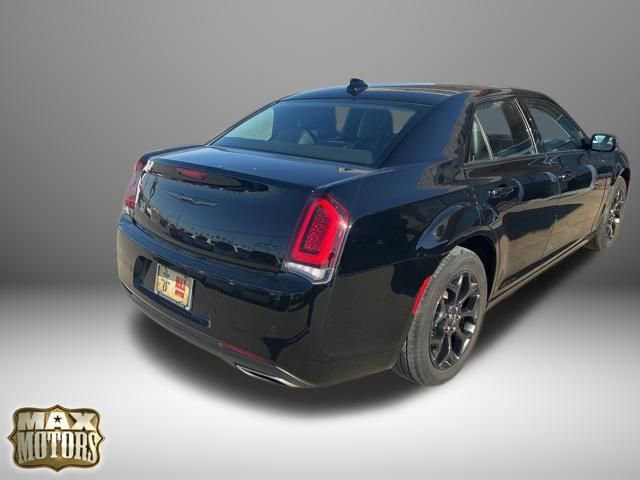 Used 2023 Chrysler 300 Touring L w/ Comfort Group image 10