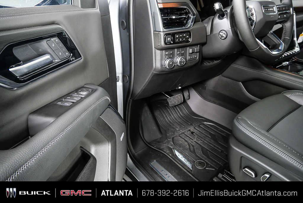 New 2026 GMC Yukon XL Denali w/ Denali Reserve Package AWD/4WD image 8