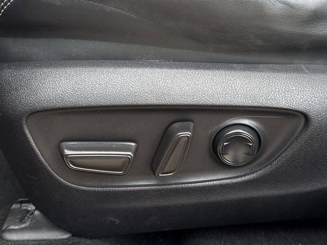 Used 2020 Toyota RAV4 XLE Premium FWD image 30