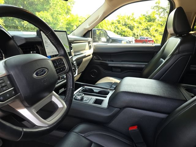 Used 2024 Ford Expedition XLT RWD image 13