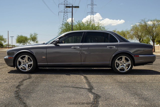 Used 2006 Jaguar XJ8 RWD image 3