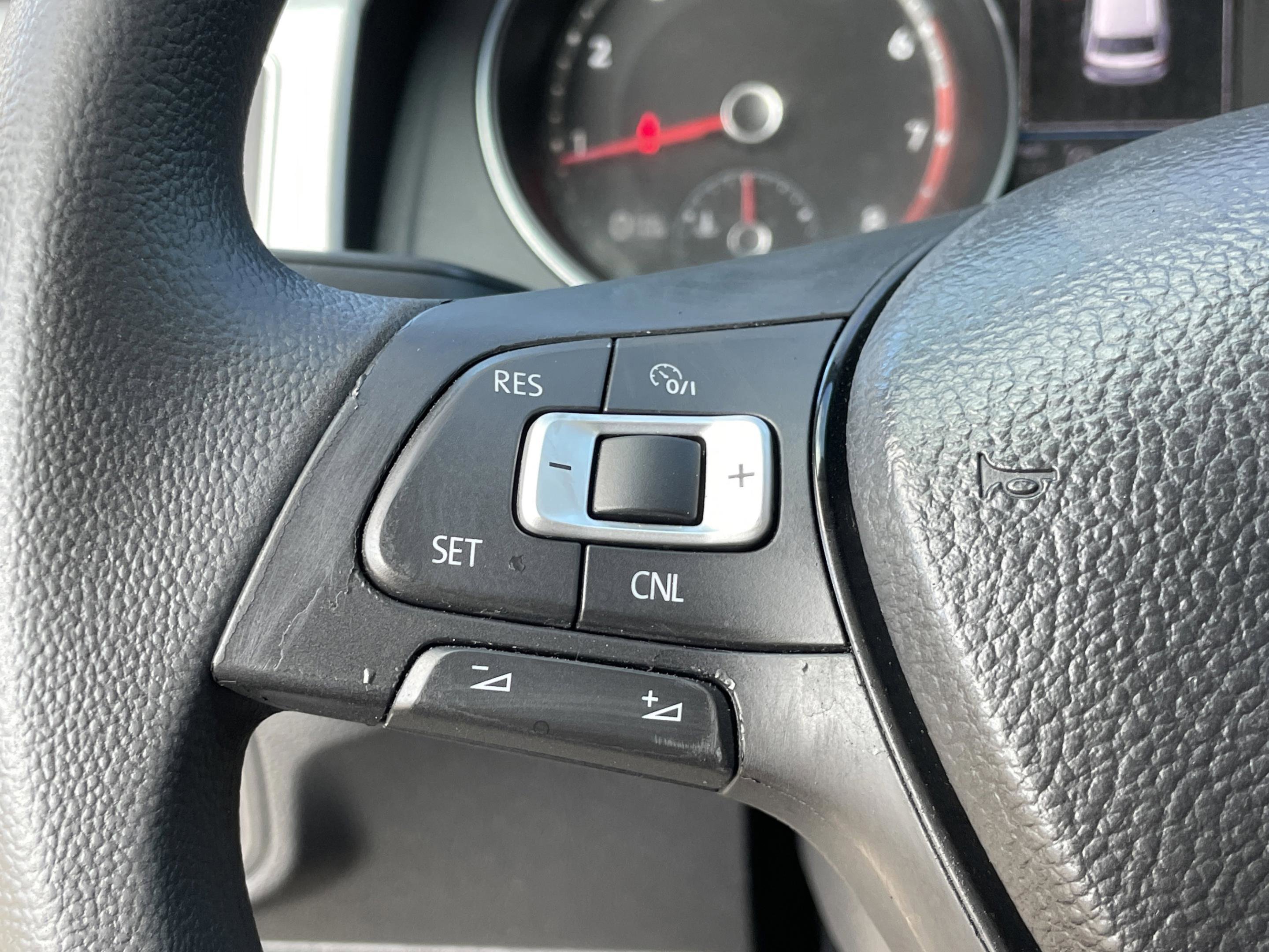 Used 2018 Volkswagen Atlas Launch Edition image 38