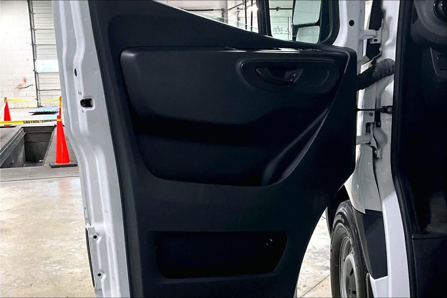 Used 2021 Mercedes-Benz Sprinter 2500 image 19