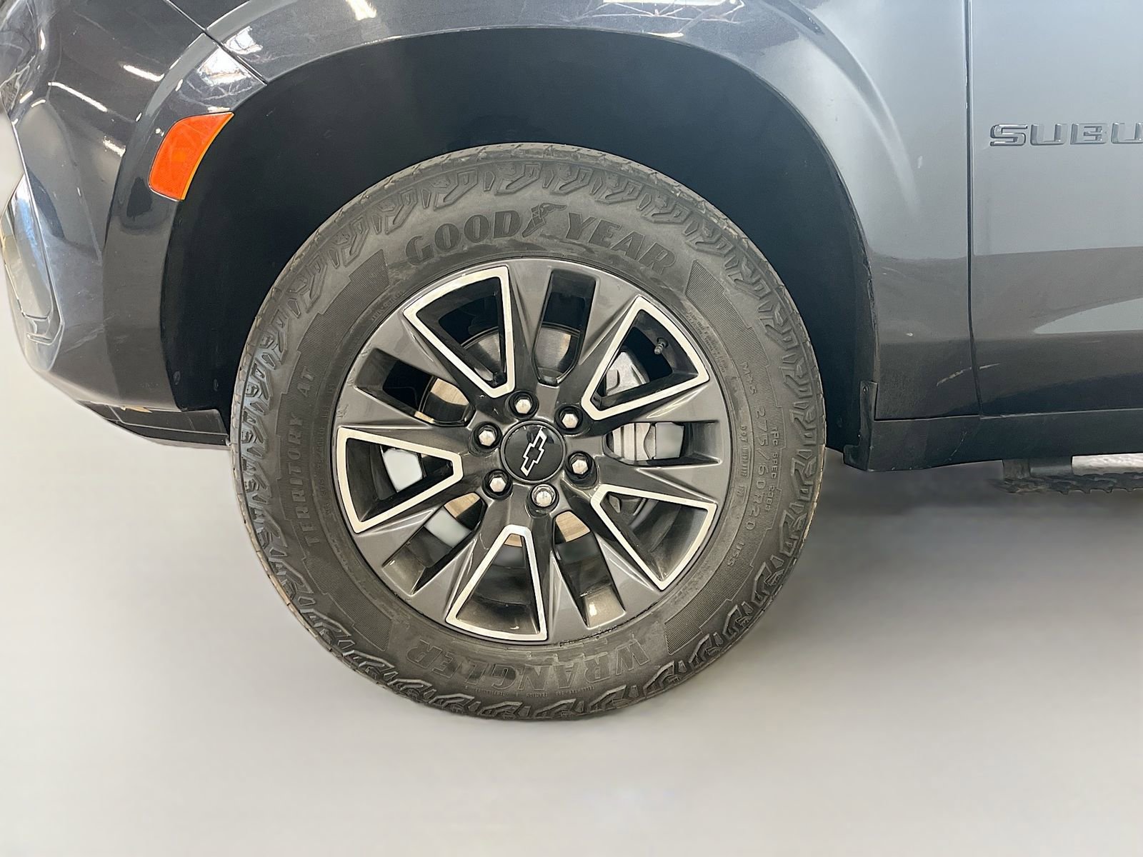 Used 2023 Chevrolet Suburban Z71 w/ Luxury Package image 34