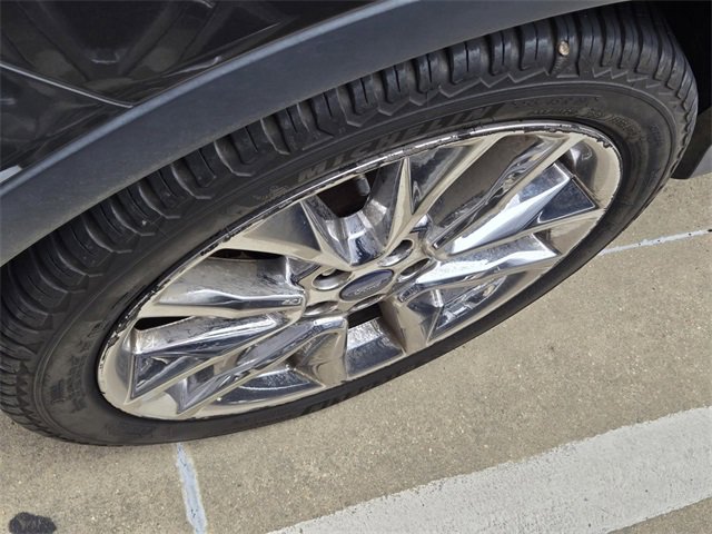 Used 2015 Ford Escape SE w/ SE Chrome Package image 7