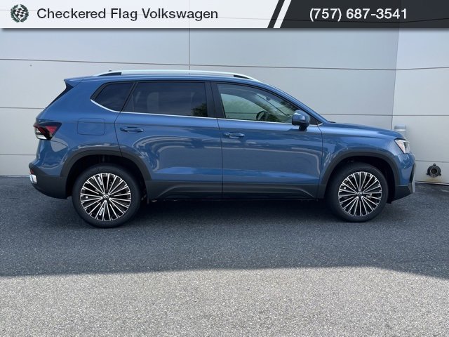 New 2025 Volkswagen Taos SE image 21