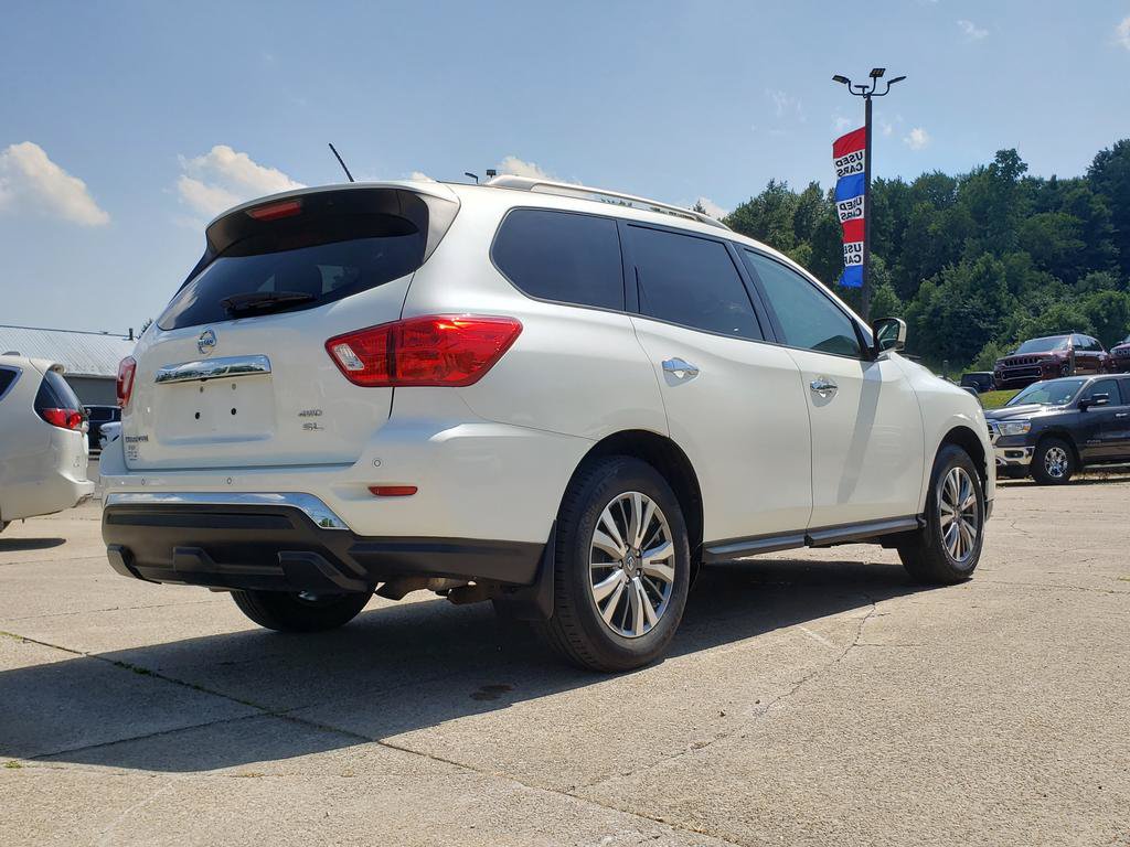 Used 2018 Nissan Pathfinder SL AWD/4WD image 3