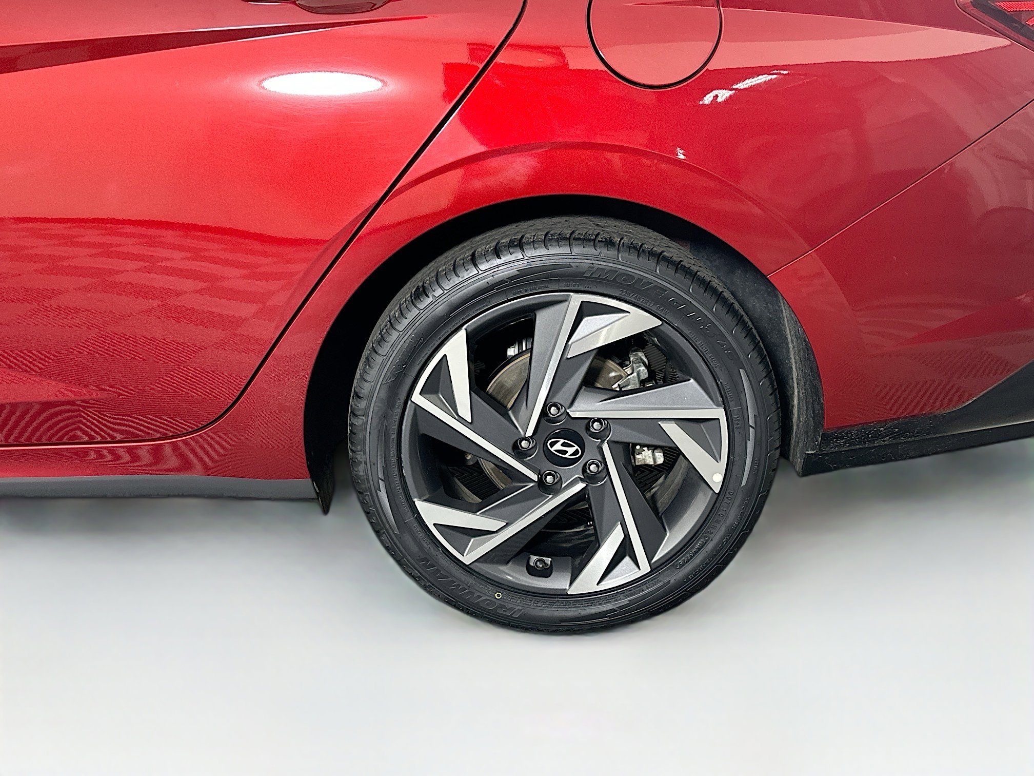 Used 2024 Hyundai Elantra Limited image 9