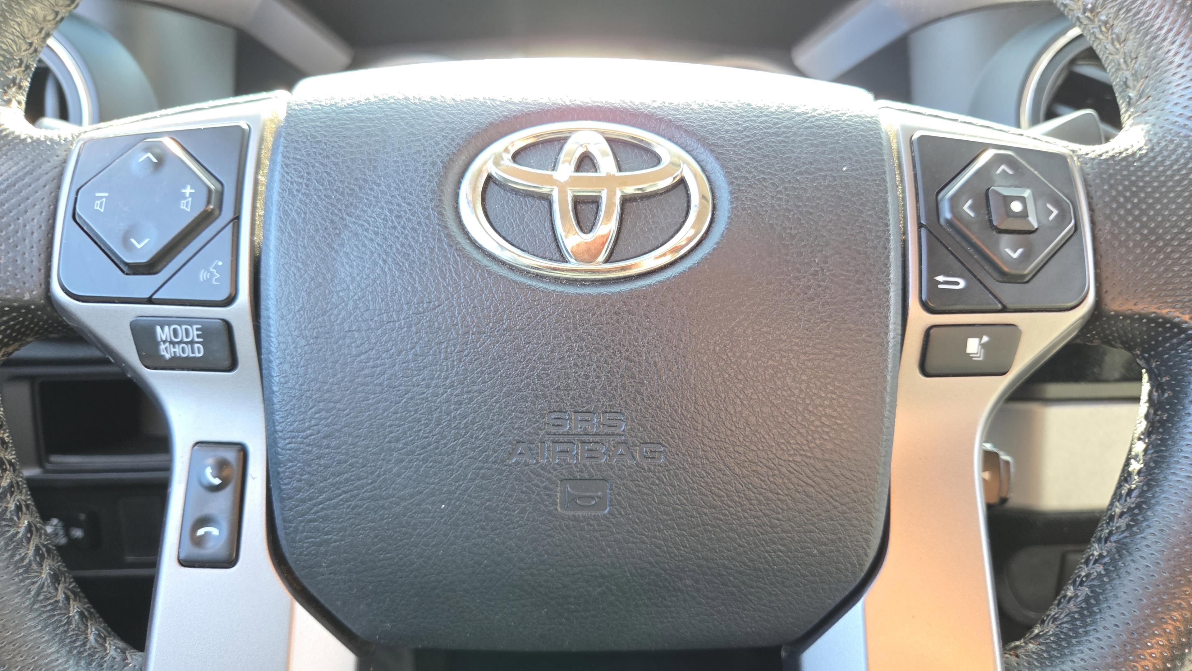 Used 2016 Toyota Tacoma SR5 w/ Towing Package image 33