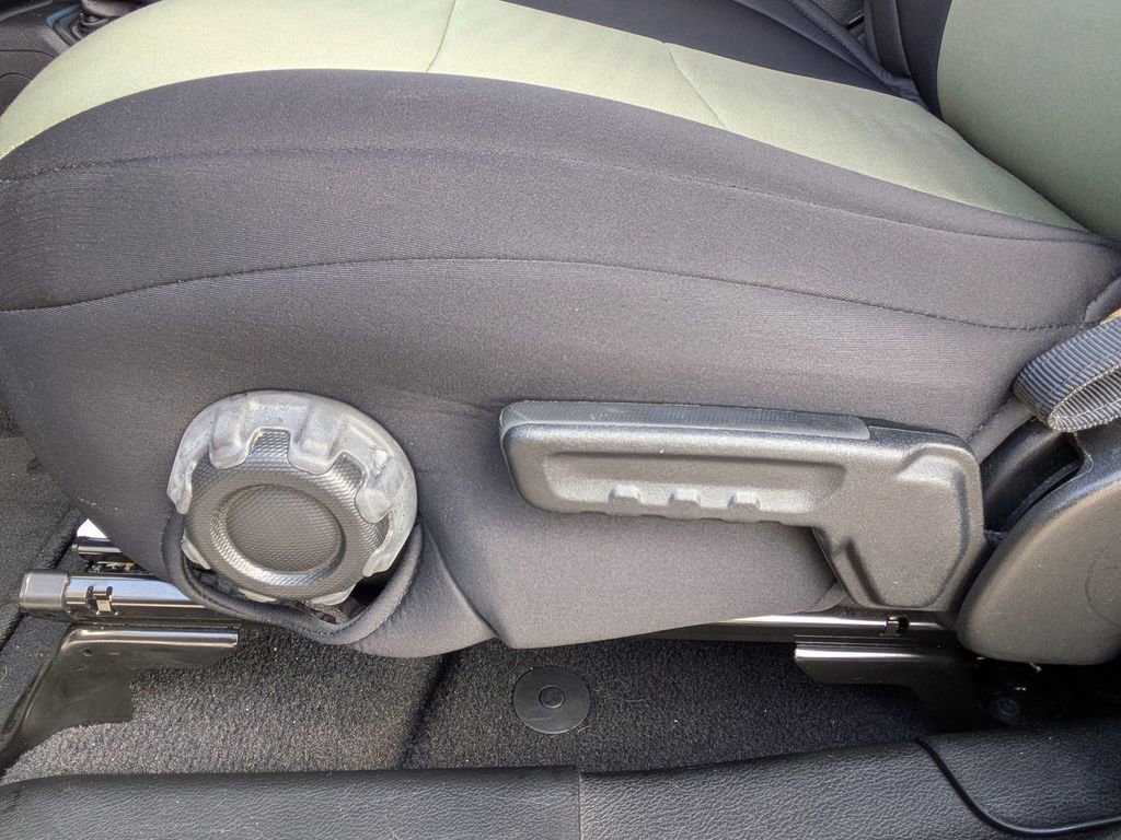 Used 2022 Jeep Wrangler Unlimited Sahara image 14