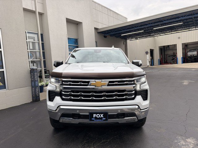 Used 2023 Chevrolet Silverado 1500 LTZ AWD/4WD image 3