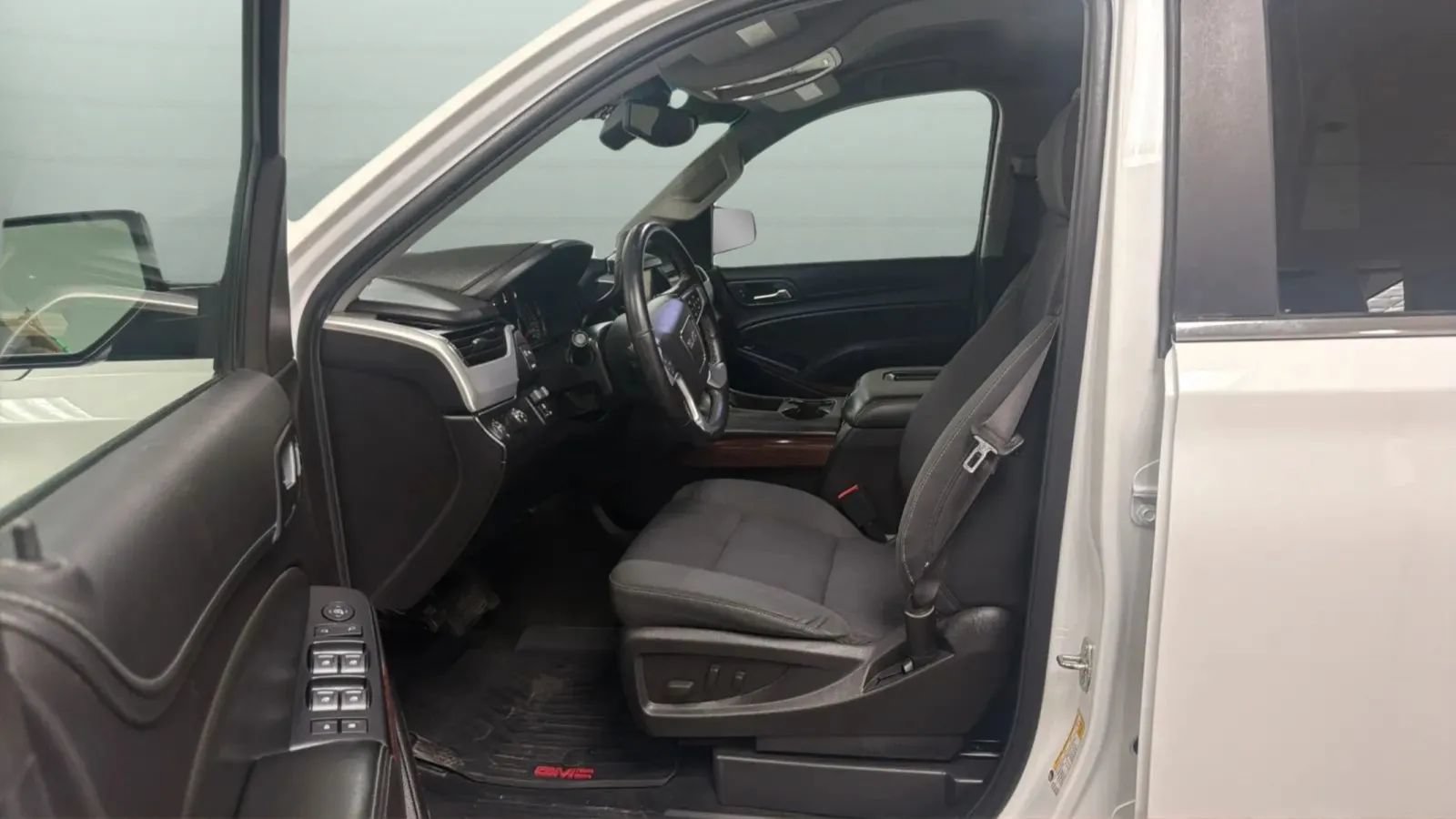 Used 2015 GMC Yukon SLE w/ Convenience Package RWD image 20