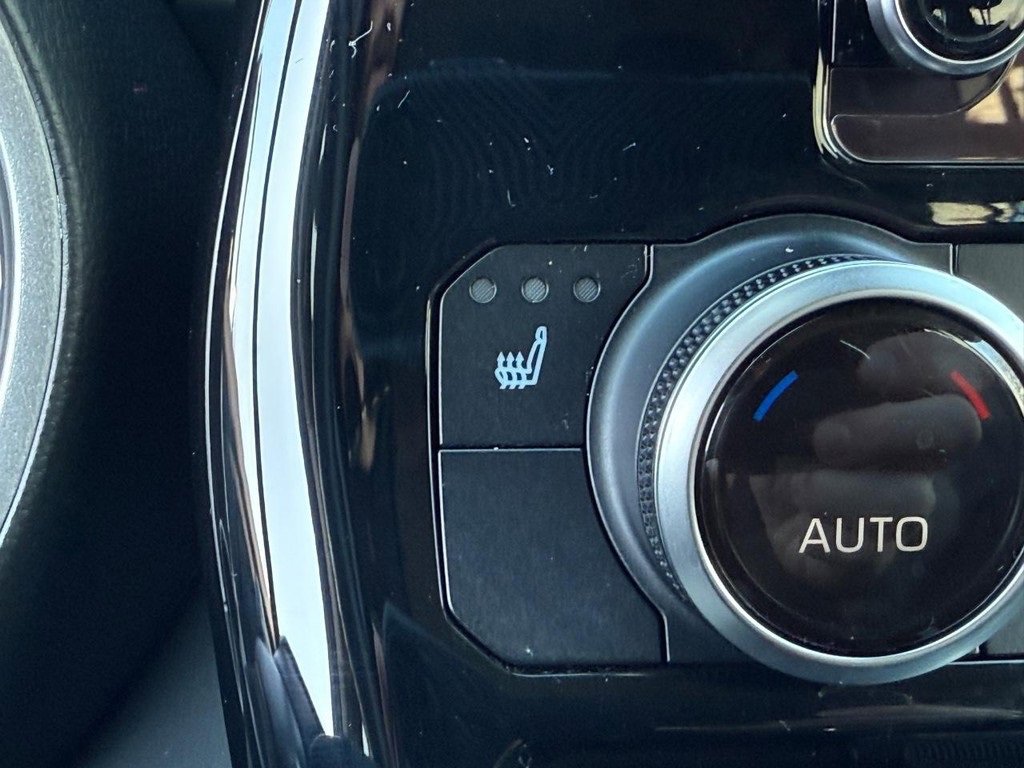 Certified 2024 Toyota Highlander XLE image 24