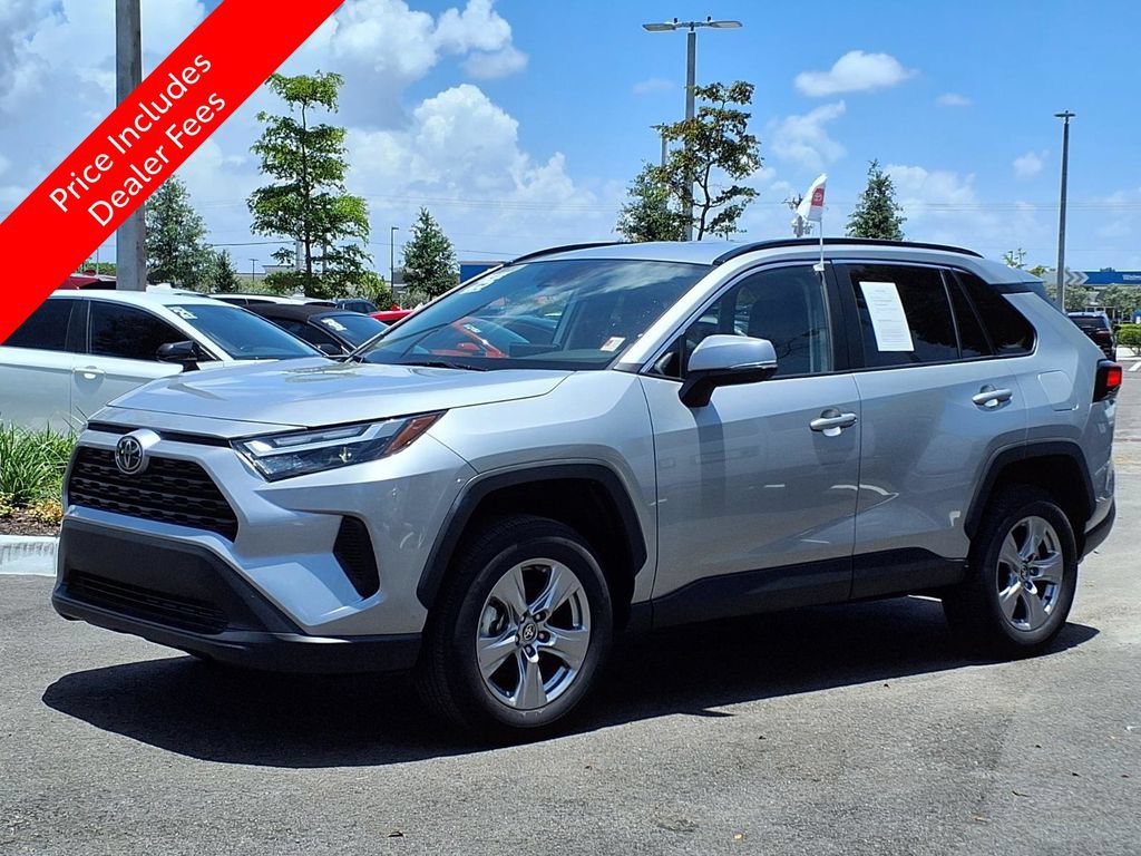 Used 2025 Toyota RAV4 XLE FWD image 3