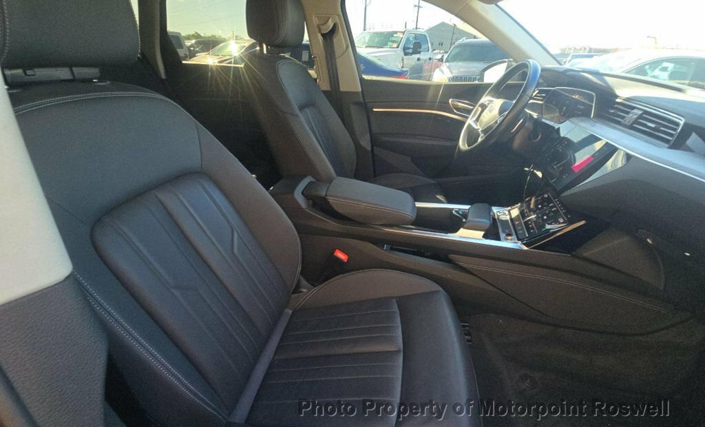 Used 2024 Audi Q8 e-tron Premium AWD/4WD image 28