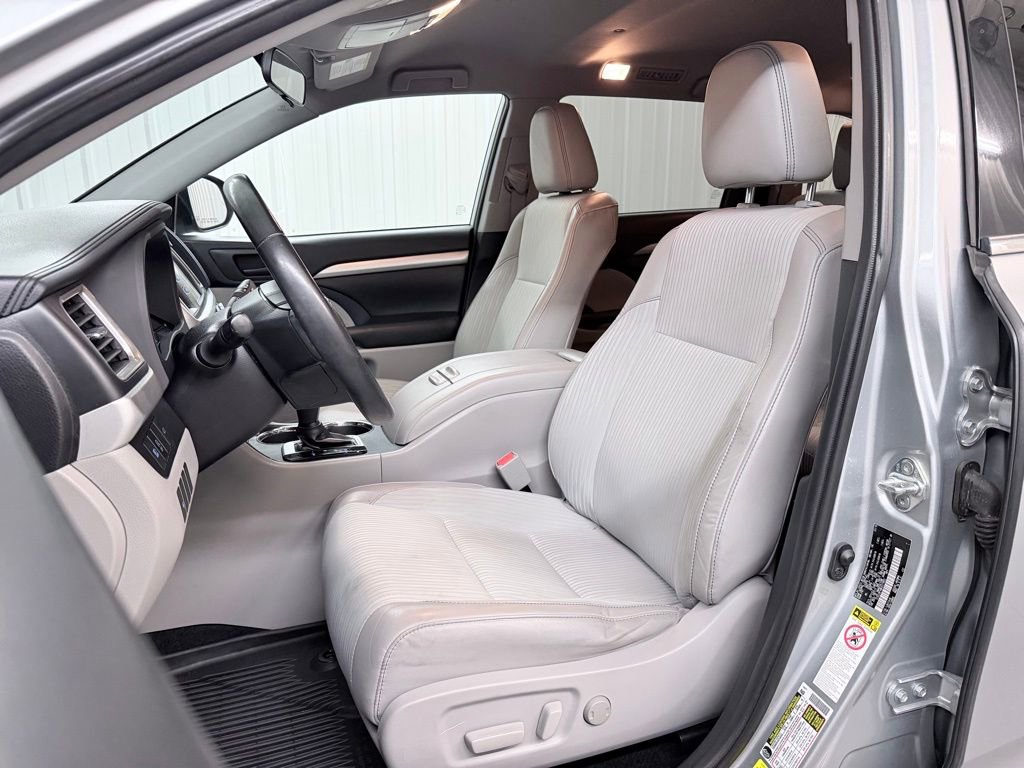 Used 2019 Toyota Highlander Plus image 13