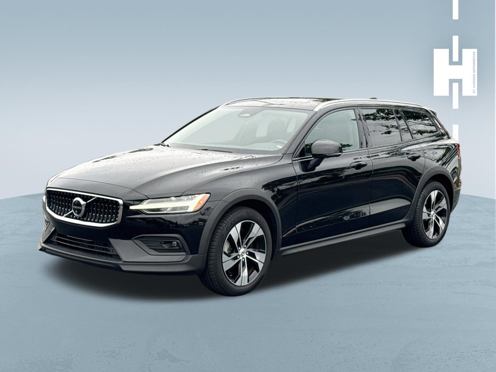 Used 2025 Volvo V60 B5 Cross Country Plus AWD/4WD image 3