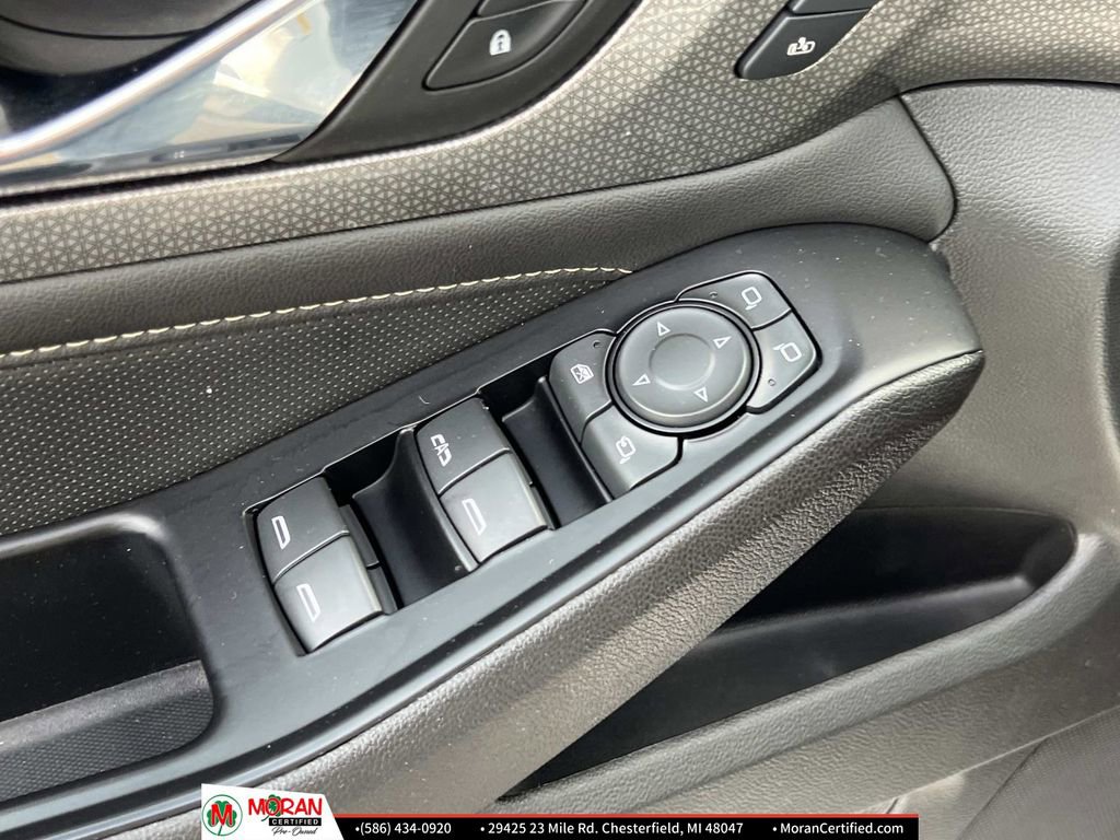 Used 2023 Chevrolet Traverse Premier w/ Redline Edition image 16