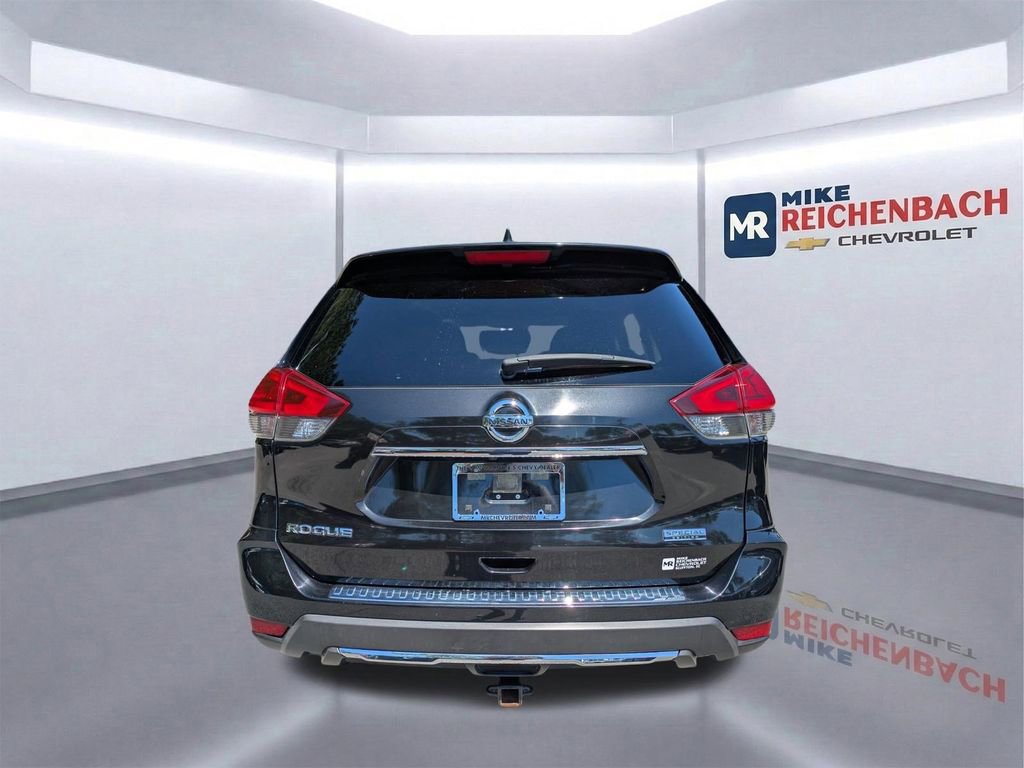 Used 2019 Nissan Rogue S w/ Special Edition Package FWD image 5