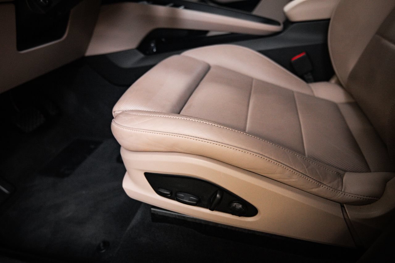 Certified 2024 Porsche Macan 4 Electric AWD/4WD image 14