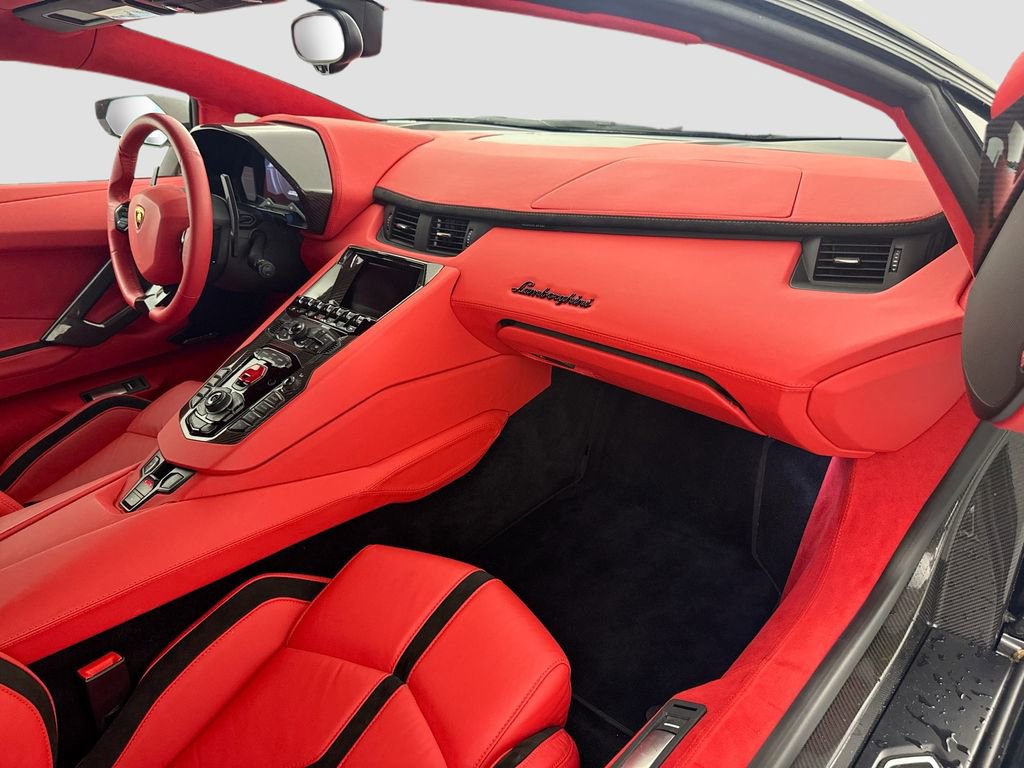 Used 2018 Lamborghini Aventador S image 29