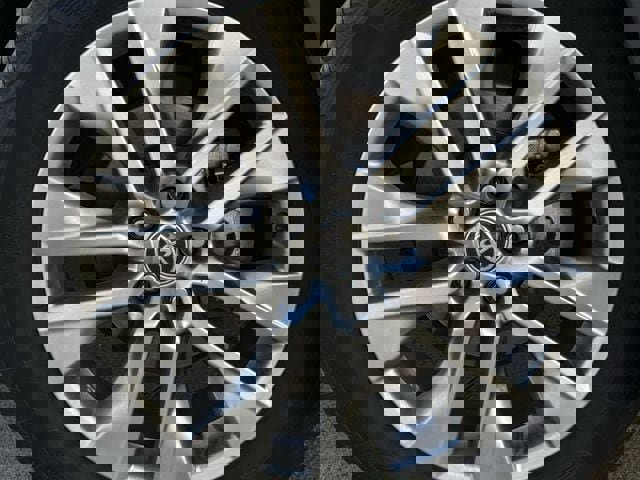 Used 2023 Toyota RAV4 XLE Premium image 10