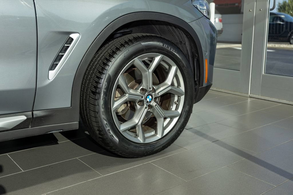 Used 2023 BMW X3 xDrive30i w/ Premium Package AWD/4WD image 4