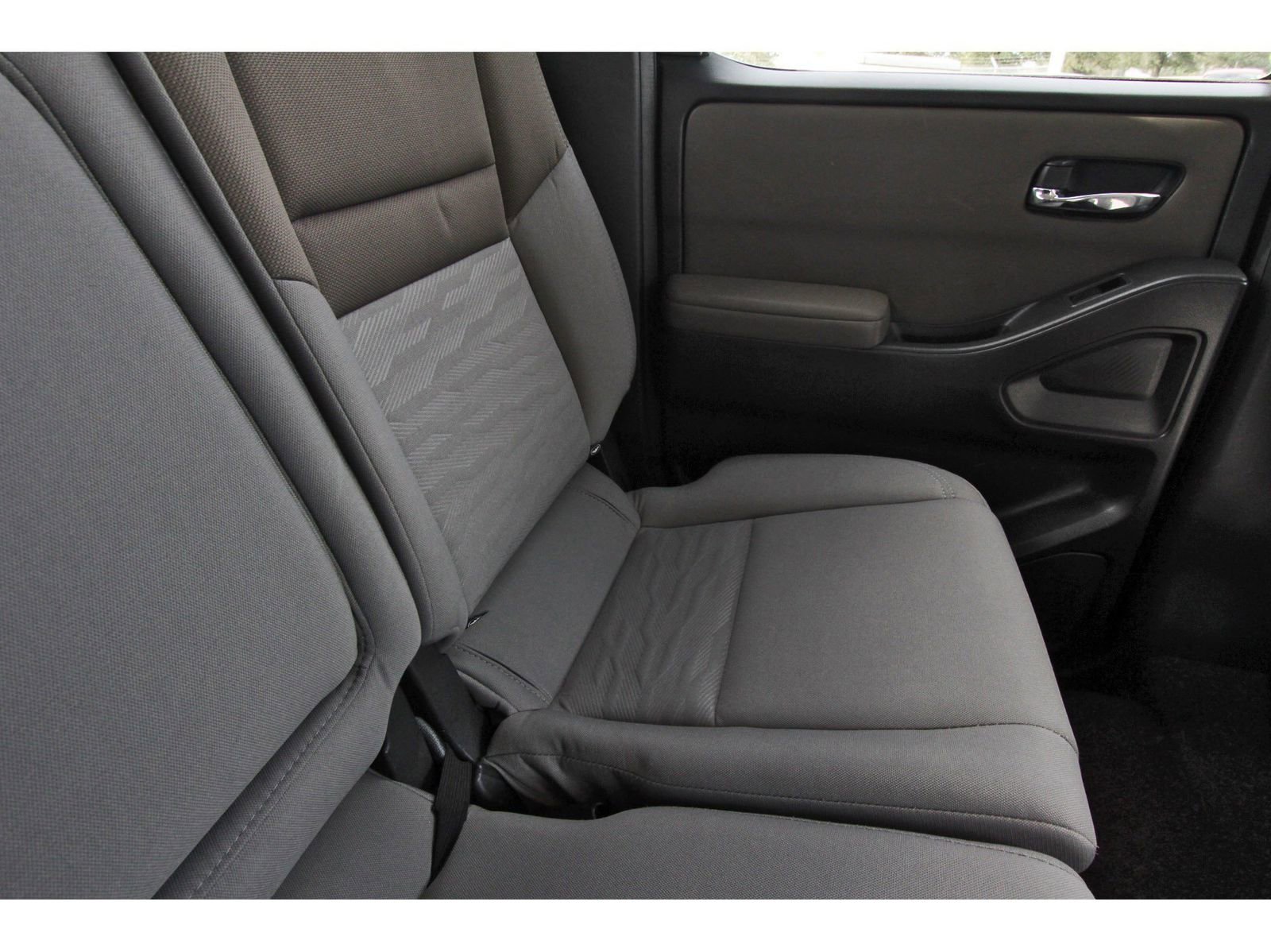 Used 2022 Nissan Frontier SV w/ Technology Package image 15
