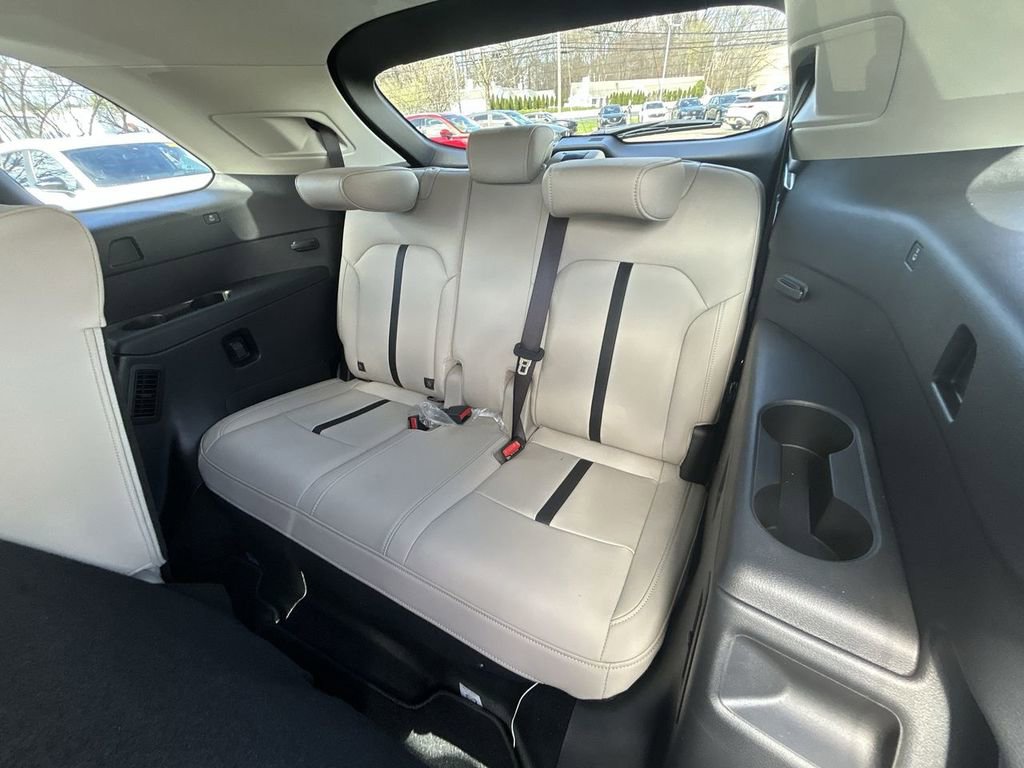 Certified 2025 MAZDA CX-90 3.3 Turbo w/ Preferred Package image 24