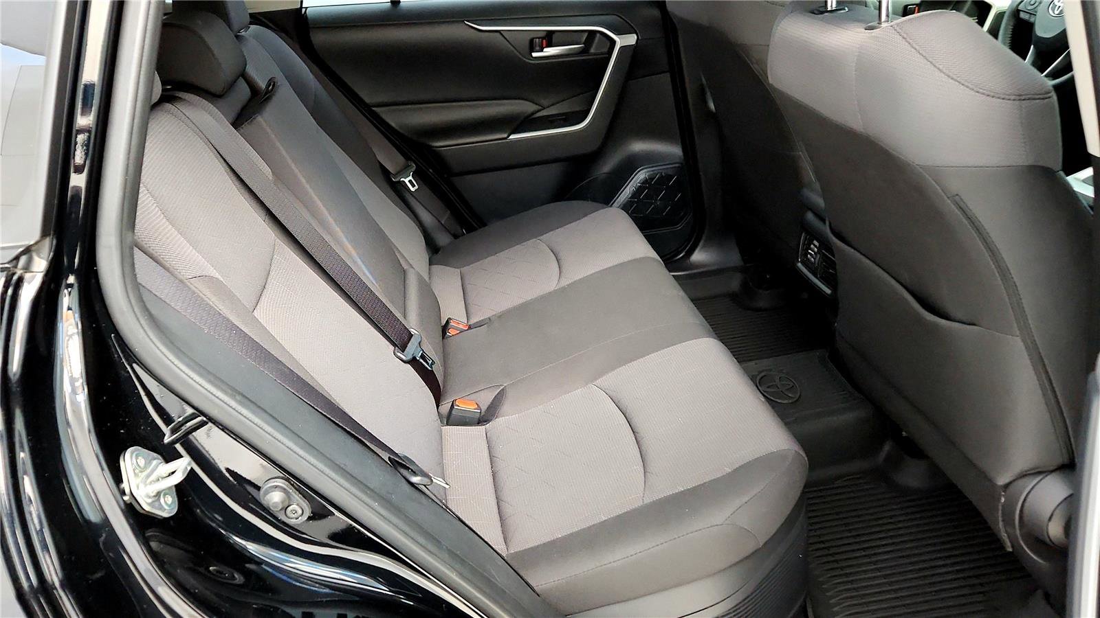 Certified 2025 Toyota RAV4 XLE image 28