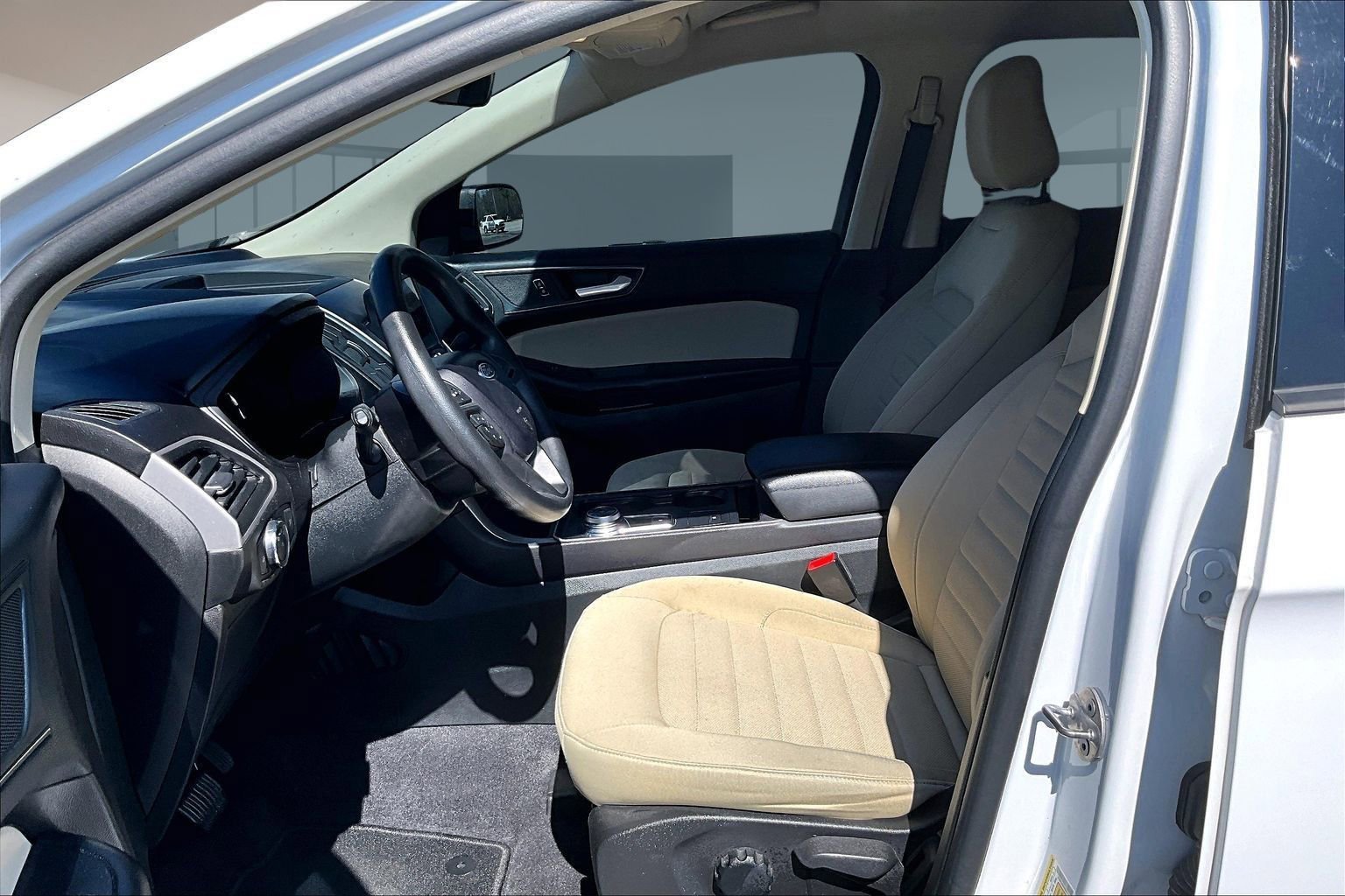 Used 2024 Ford Edge SE image 21