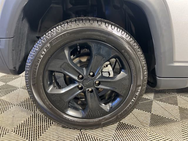 Certified 2018 Jeep Compass Latitude image 13