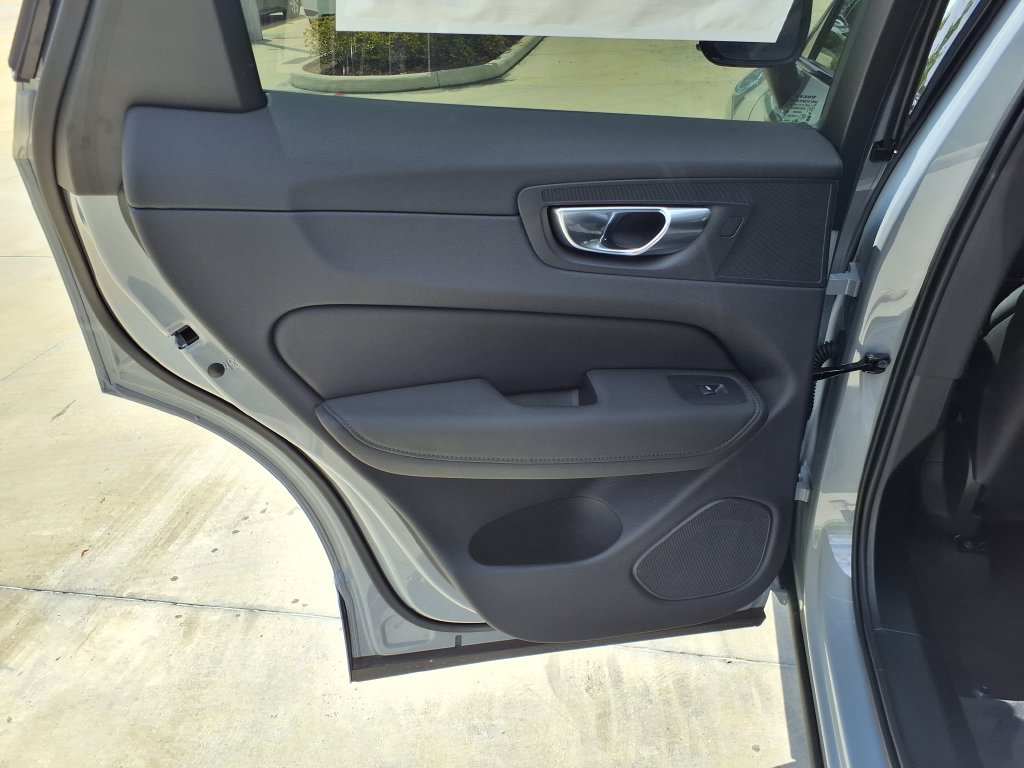 New 2026 Volvo XC60 B5 Plus w/ Protection Package Premier AWD/4WD image 14