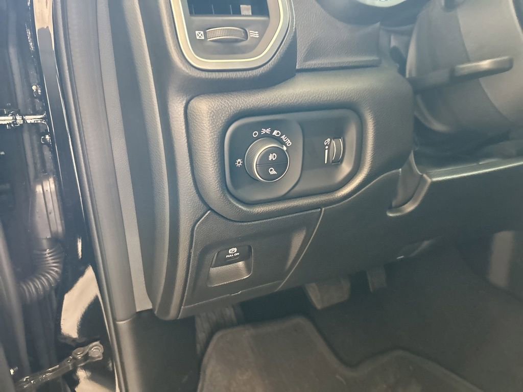 New 2025 RAM 1500 Tradesman image 32