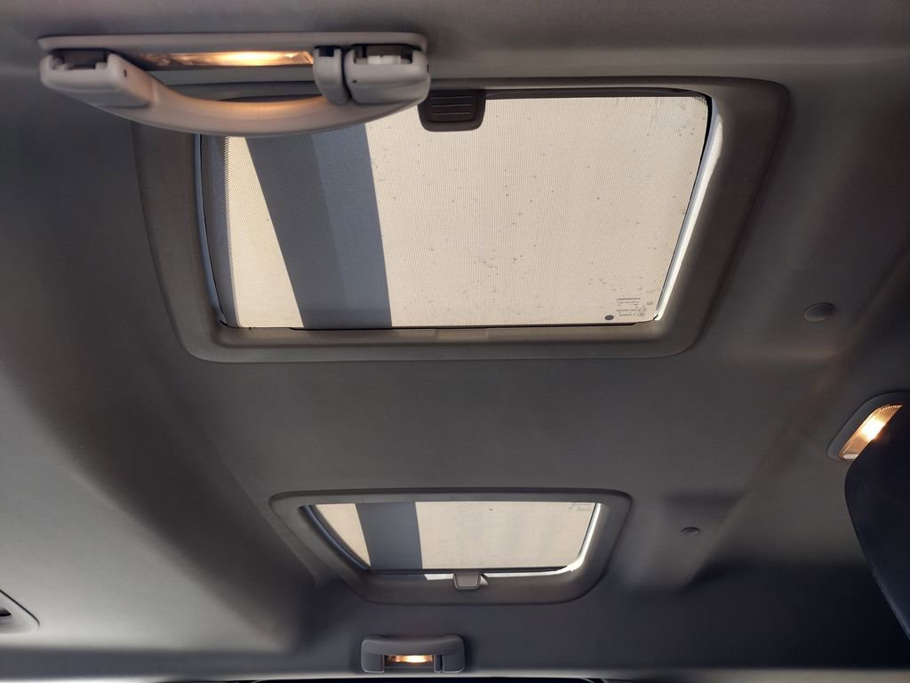 Used 2008 Jeep Commander Limited w/ Trailer Tow Group IV image 24