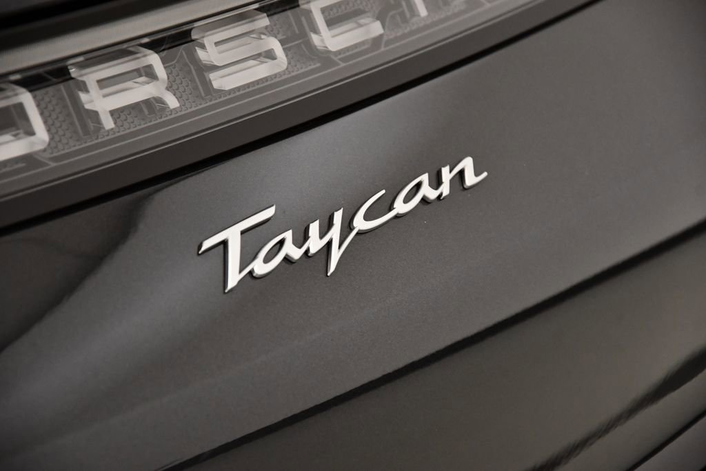 Used 2025 Porsche Taycan image 9