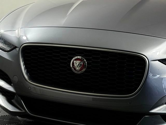 Used 2020 Jaguar XE S RWD image 12