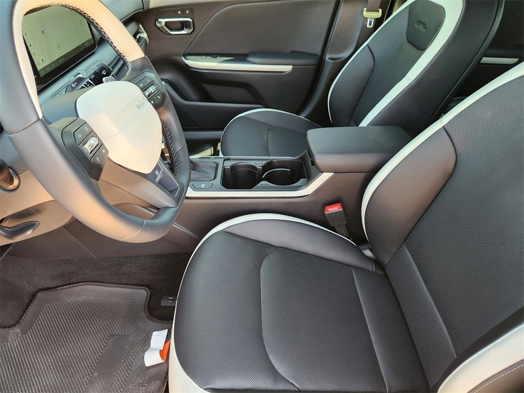 New 2025 Kia K4 GT-Line w/ GT-Line Premium Package image 9